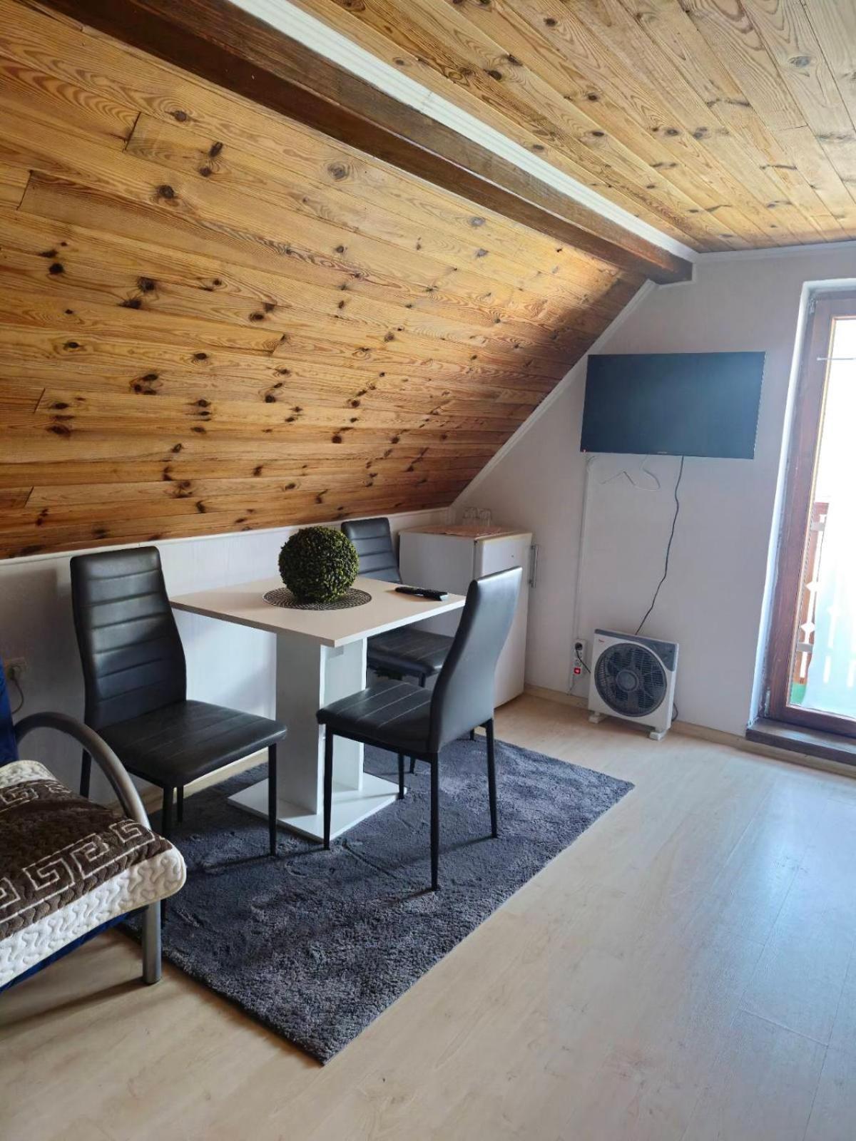 Kometer Soba Apartment Бовец Екстериор снимка
